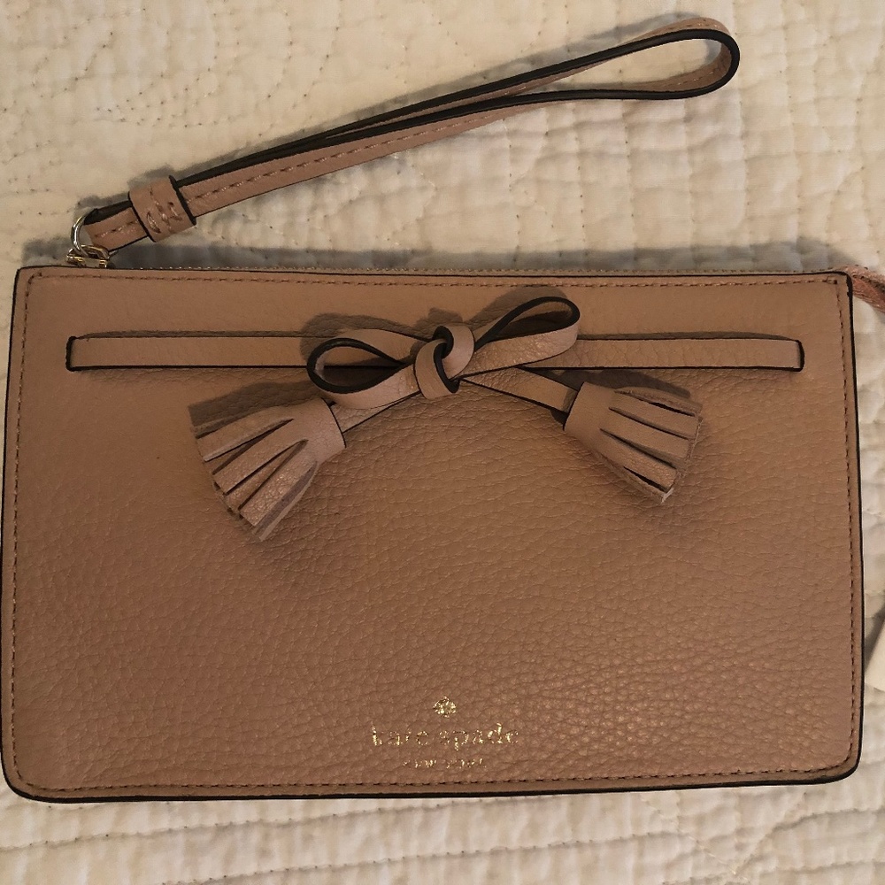 NWOT Kate Spade hayes wristlet